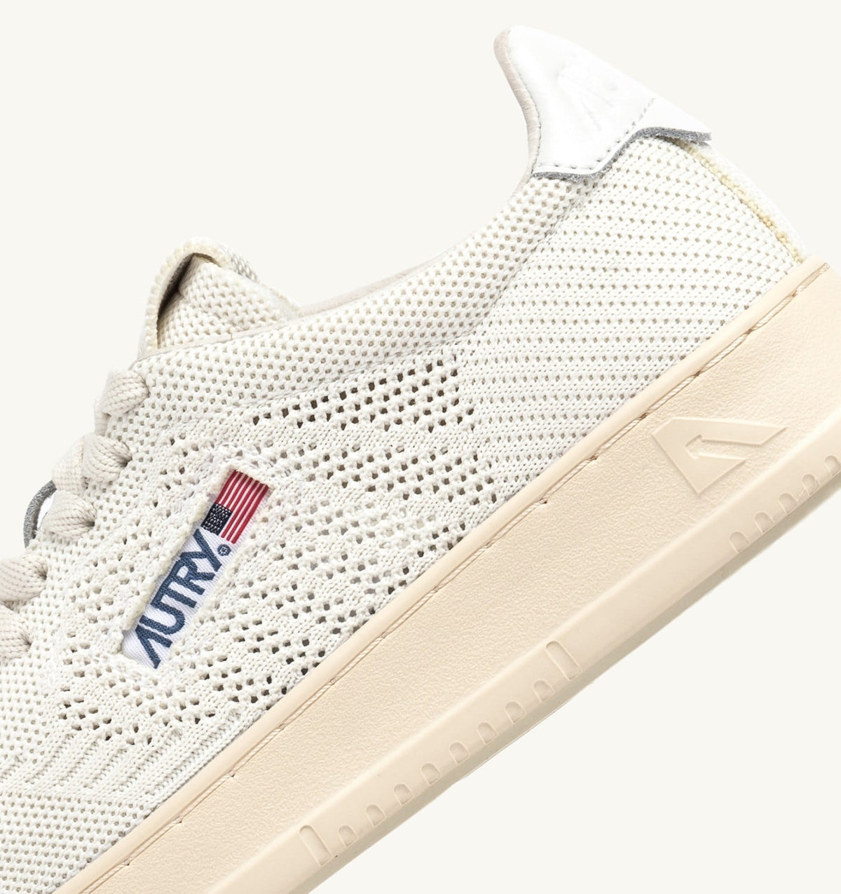 Woman MEDALIST EASEKNIT LOW SNEAKERS IN IVORY WHITE KNIT