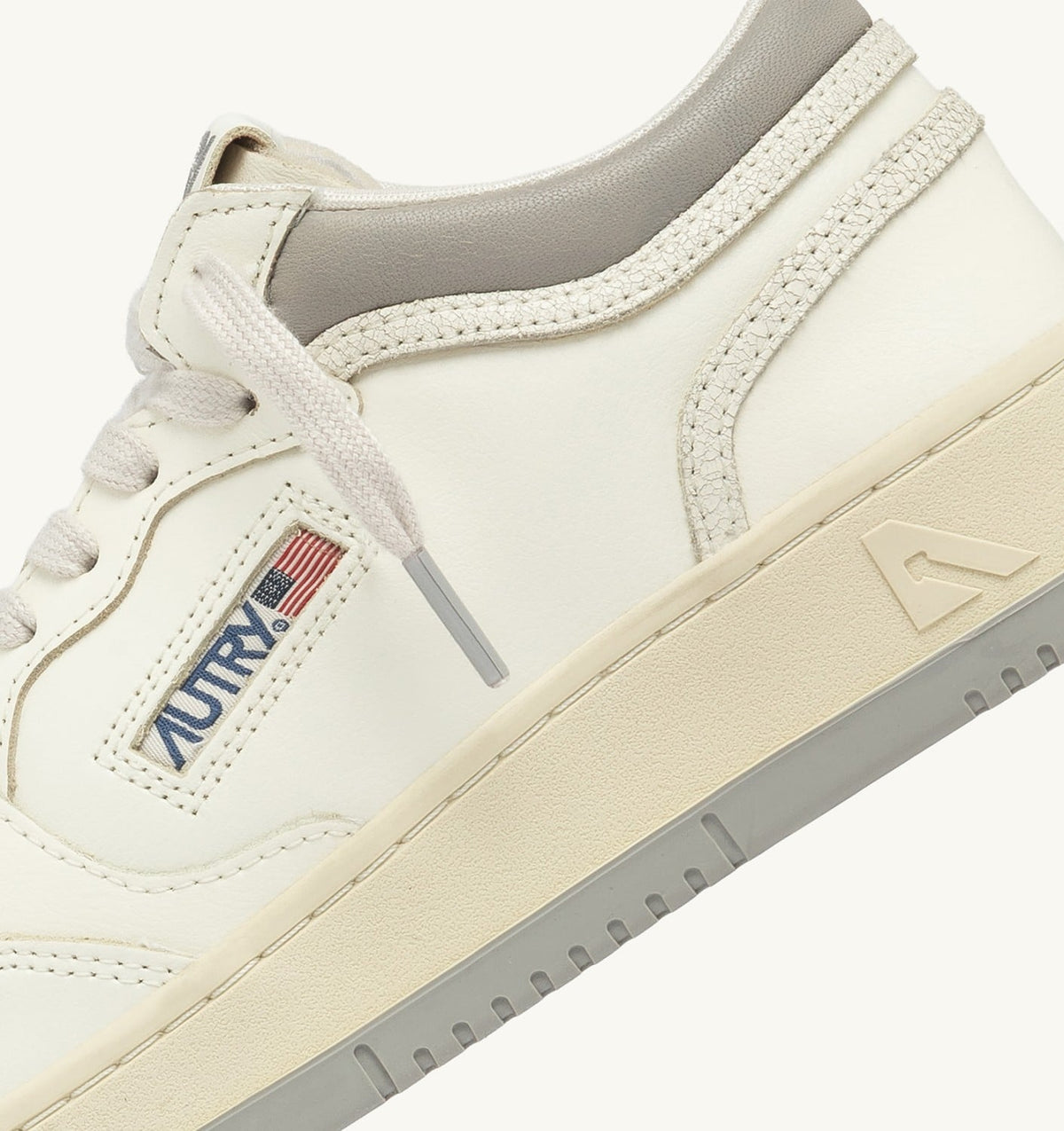 Man MED-WAY SNEAKERS IN LEATHER COLOR MARSHMALLOW AND VAPOR