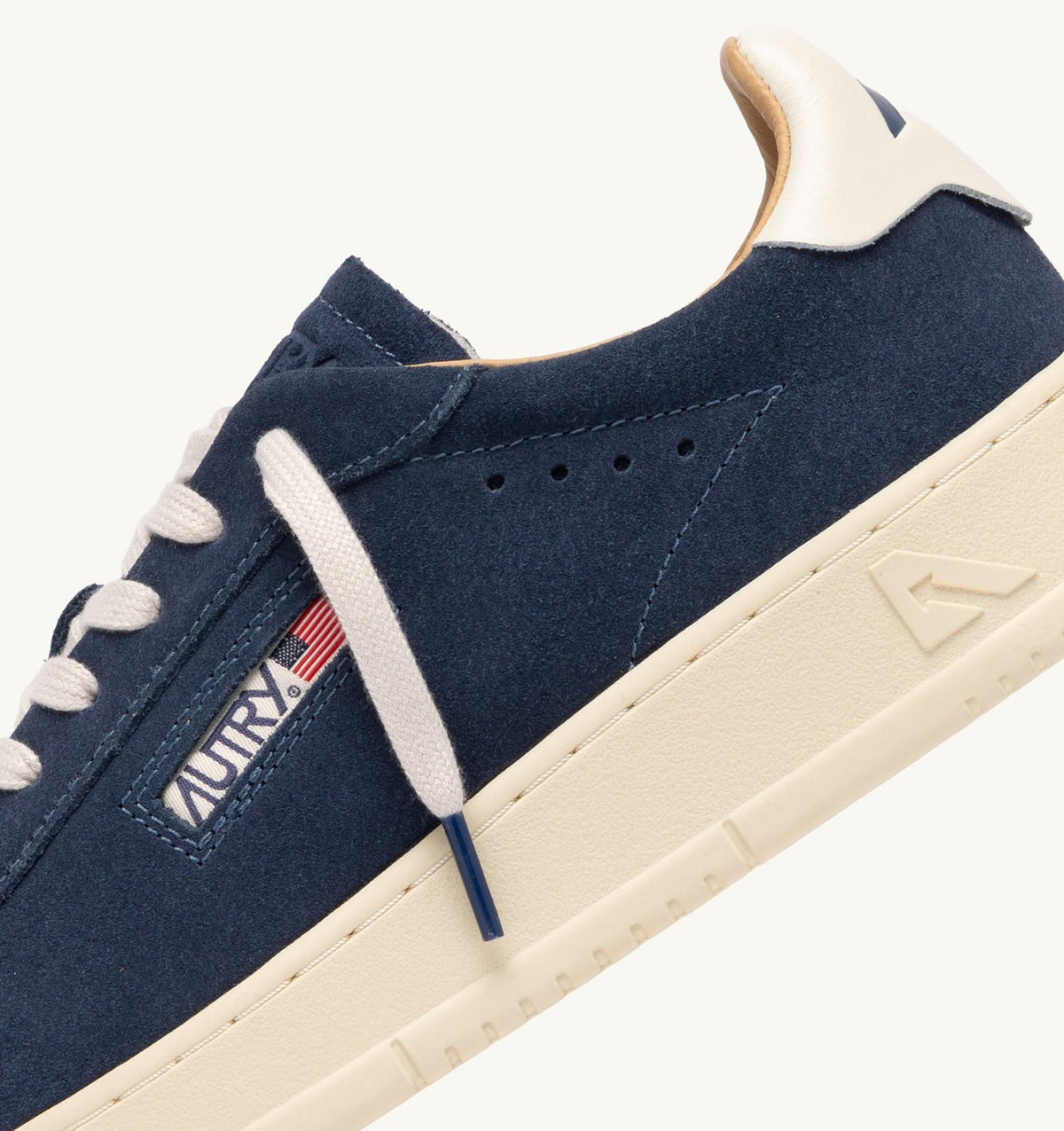 Man DALLAS LOW SNEAKERS IN BLUETTE SUEDE