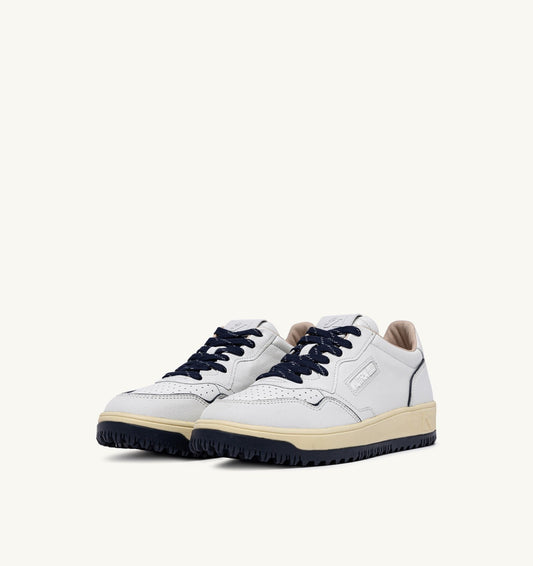 Man GOLF LOW SNEAKERS IN WHITE AND NAVY LEATHER