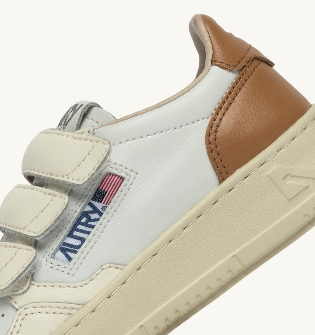 Kid MEDALIST LOW KIDSTRIPES SNEAKERS IN LEATHER COLOR WHISPER WHITE IVORY WHITE AND BROWN SUGAR