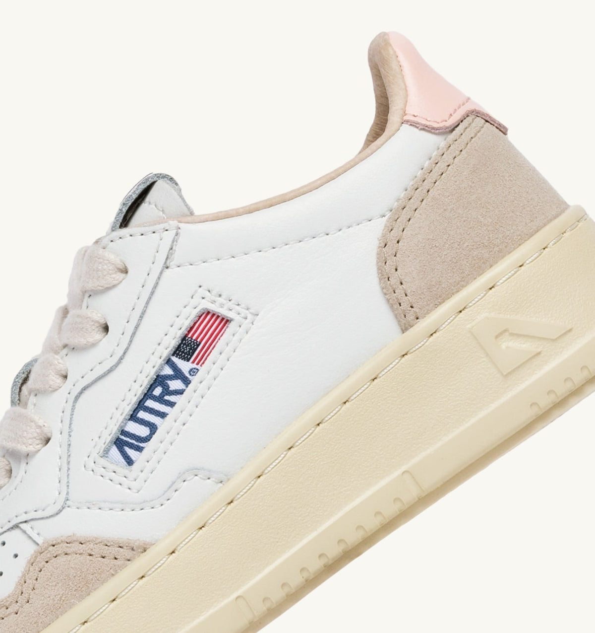 Kid MEDALIST KIDS LOW SNEAKERS IN WHITE AND CREOLE PINK SUEDE