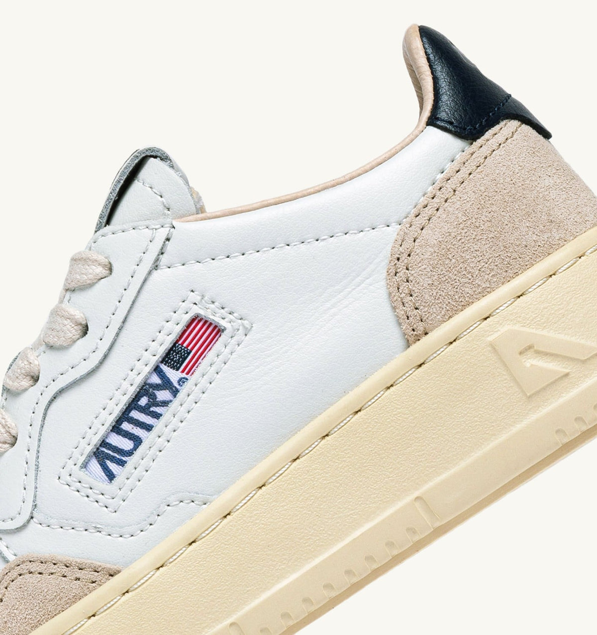 Kid MEDALIST KIDS LOW SNEAKERS IN WHITE AND BLUE SPACE SUEDE