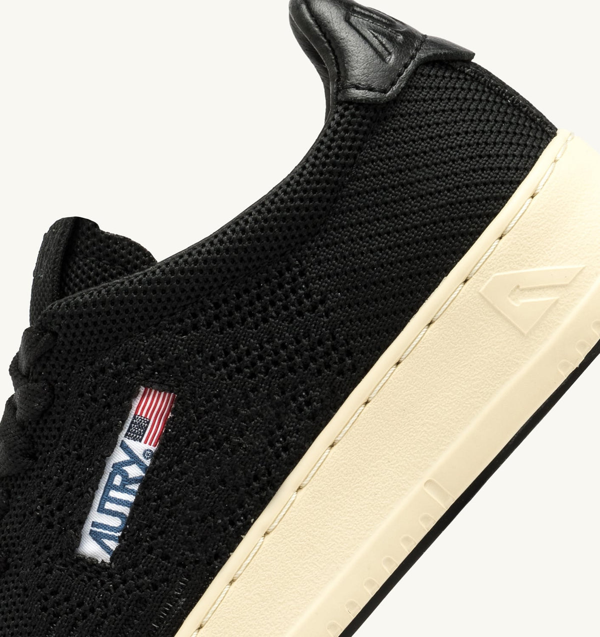 Woman EASEKNIT MEDALIST LOW SNEAKERS IN BLACK COLOR KNIT