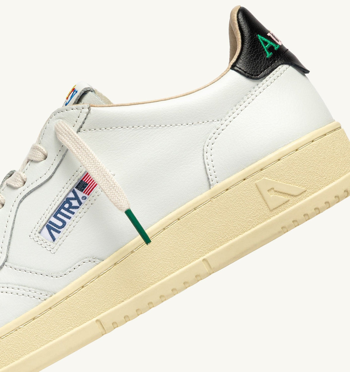Man MEDALIST LOW SNEAKERS IN WHITE AND BLACK LEATHER
