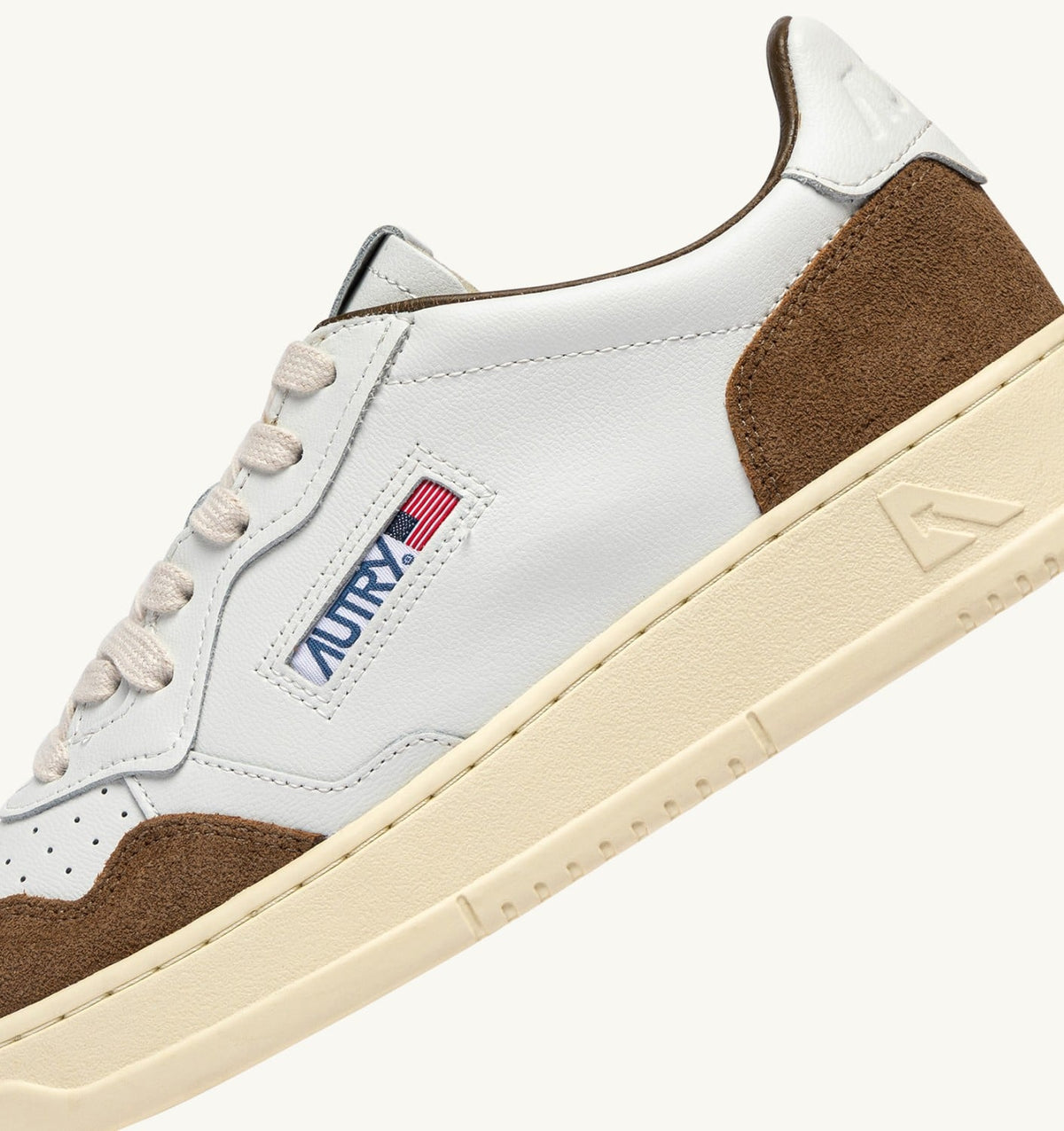 Man MEDALIST LOW SNEAKERS IN WHITE LEATHER AND TOBACCO SUEDE