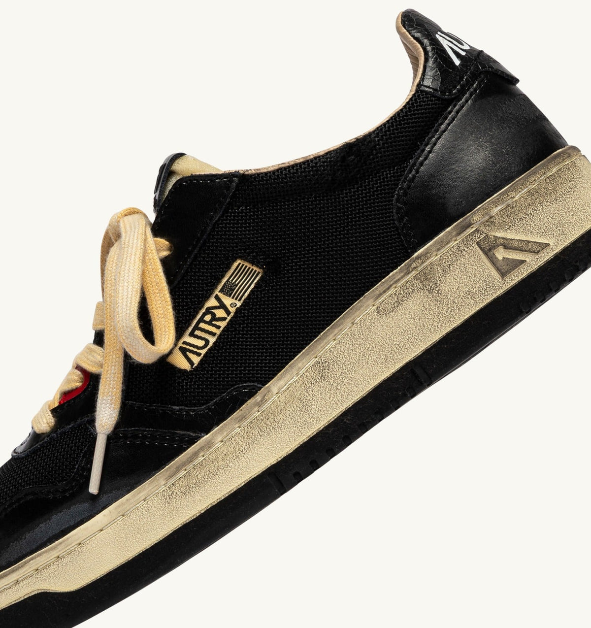 Man MEDALIST LOW SUPER VINTAGE SNEAKERS IN BLACK LEATHER AND DRAGON MESH