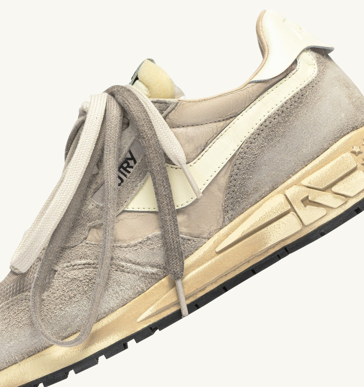 Woman REELWIND SUPER VINTAGE SNEAKERS IN WOODSMOKE AND WHITE SUEDE AND NYLON