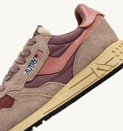 Woman REELWIND LOW SNEAKERS IN NYLON SUEDE AND LEATHER COLOR ROSE AND DESERT SAND