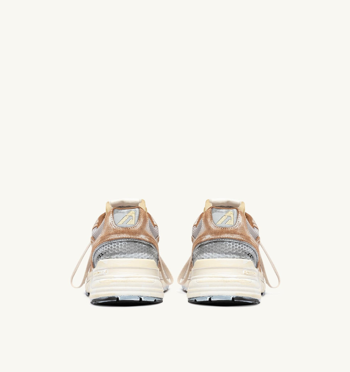 Woman HYPERWAY SUPER VINTAGE SNEAKERS IN MILKSHAKE AND SILVER SUEDE