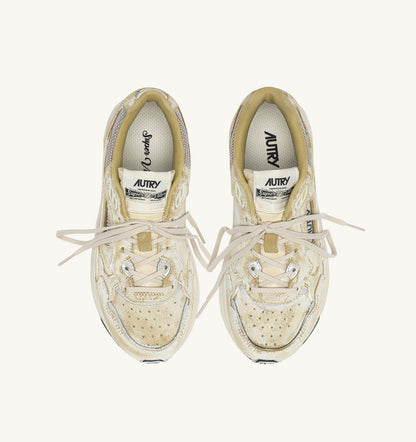 Woman HYPERWAY SUPER VINTAGE SNEAKERS IN YELLOW AND SILVER SUEDE