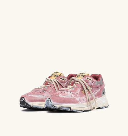 Woman HYPERWAY SUPER VINTAGE SNEAKERS IN BABOL AND SILVER SUEDE
