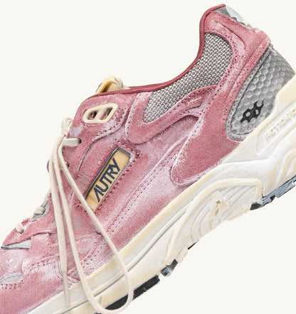 Woman HYPERWAY SUPER VINTAGE SNEAKERS IN BABOL AND SILVER SUEDE