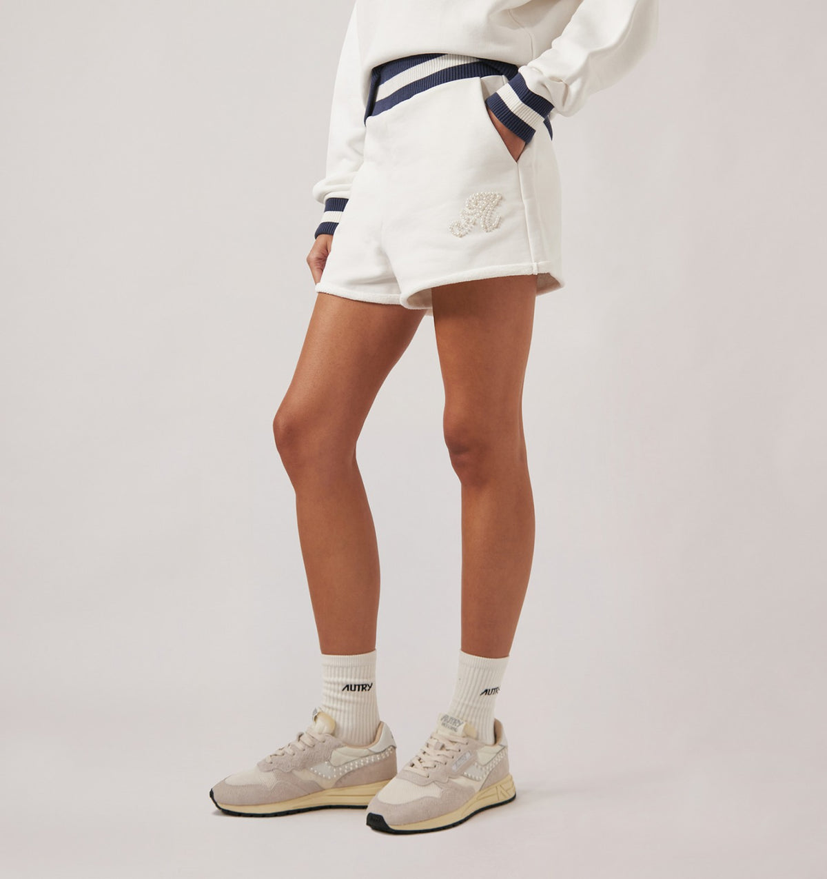 Woman PEARL LOGO SHORT WOMAN