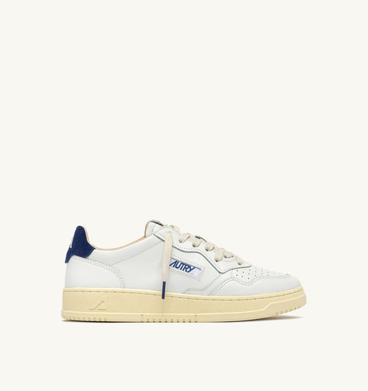 Man MEDALIST LOW SNEAKERS IN WHITE LEATHER AND BLUE DEPTHS SUEDE
