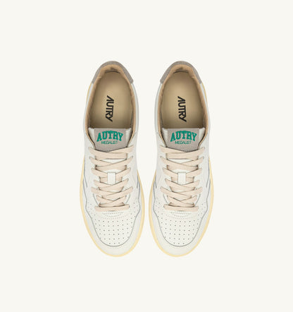 Man MEDALIST LOW SNEAKERS IN WHITE LEATHER AND CLOUD SUEDE