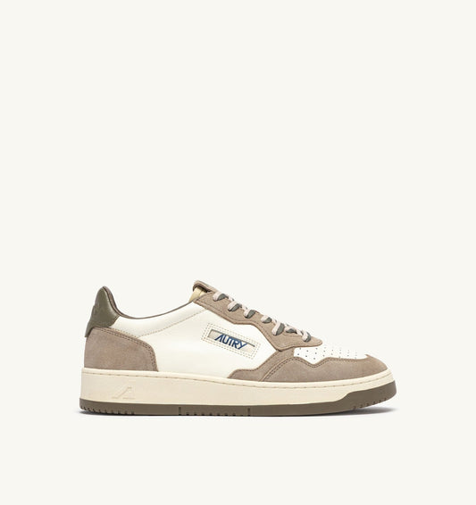 Man MEDALIST LOW SNEAKERS IN COVERT GREEN AND LICORICE LEATHER AND SUEDE