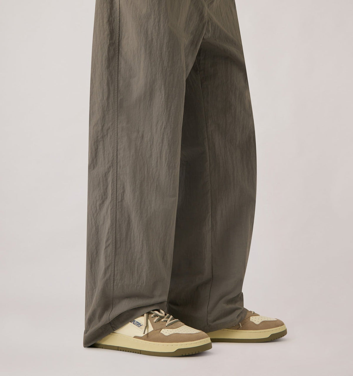 Man MEDALIST LOW SNEAKERS IN COVERT GREEN AND LICORICE LEATHER AND SUEDE