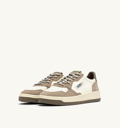Man MEDALIST LOW SNEAKERS IN COVERT GREEN AND LICORICE LEATHER AND SUEDE