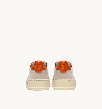Man MEDALIST LOW SNEAKERS IN LEATHER AND SUEDE COLOR WHITE AND HAWAIIAN SUNSET WITH LETTERING