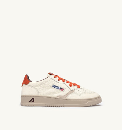 Man MEDALIST LOW SNEAKERS IN SAND AND PUMPKIN LEATHER
