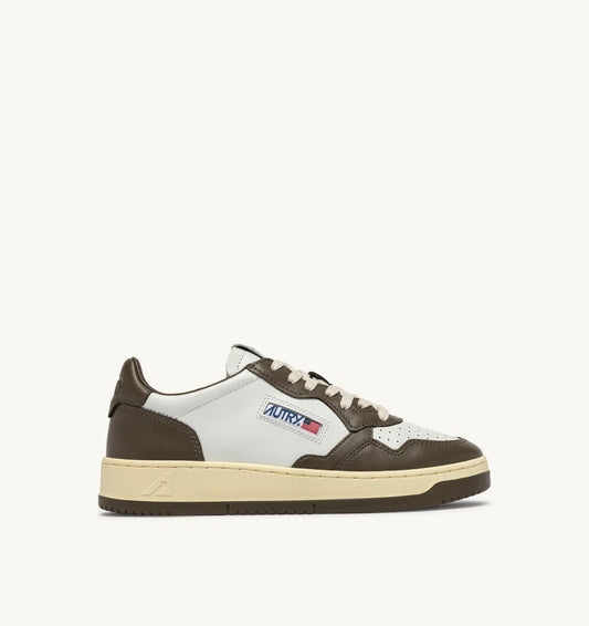 Man MEDALIST LOW BICOLOR SNEAKERS IN WHITE AND CHOCOLATE LEATHER