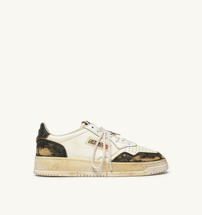 Man MEDALIST LOW SUPER VINTAGE SNEAKERS IN WHITE AND ANTIQUE BLACK LEATHER