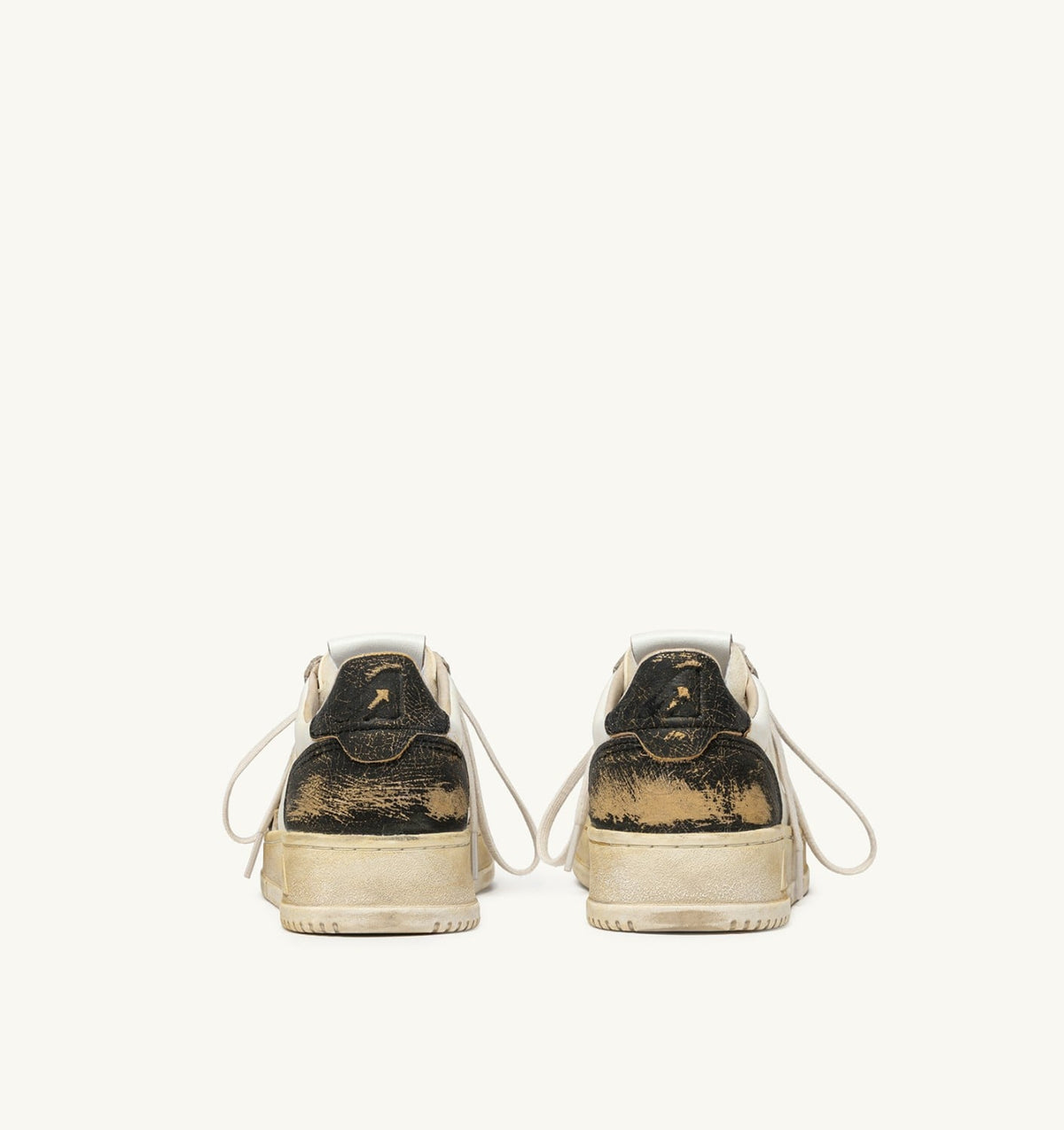 Man MEDALIST LOW SUPER VINTAGE SNEAKERS IN WHITE AND ANTIQUE BLACK LEATHER