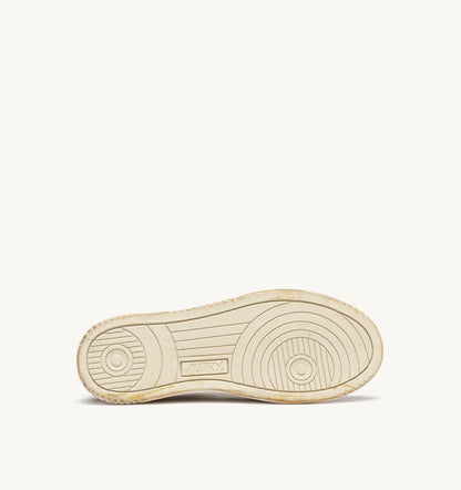 Man MEDALIST LOW SUPER VINTAGE SNEAKERS IN WHITE AND ANTIQUE BLACK LEATHER