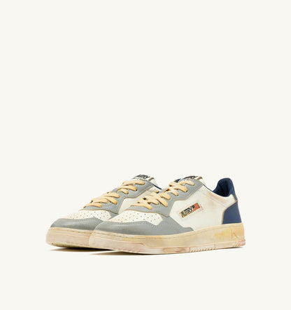 Man MEDALIST LOW SUPER VINTAGE SNEAKERS IN LIMESTONE WHITE AND BLUE LEATHER