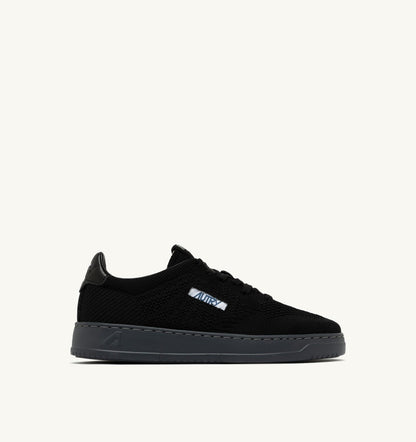 Man MEDALIST EASEKNIT LOW SNEAKERS IN BLACK KNIT