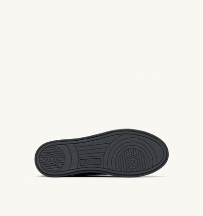 Man MEDALIST EASEKNIT LOW SNEAKERS IN BLACK KNIT