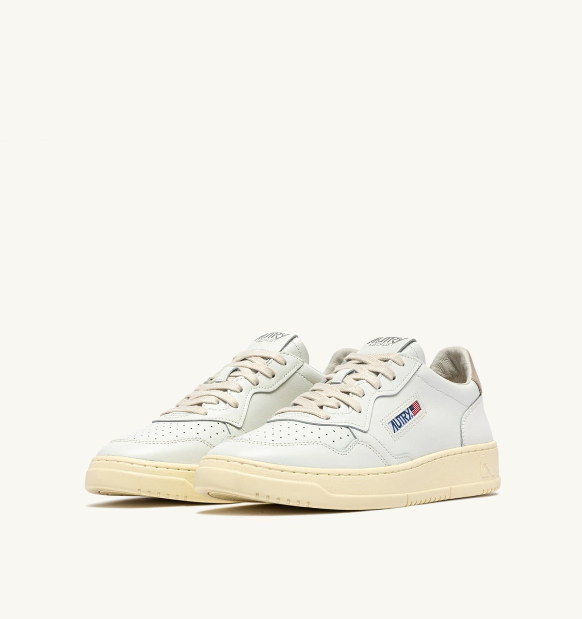 Man MEDALIST LOW SNEAKERS IN WHITE AND FEATHER GRAY LEATHER