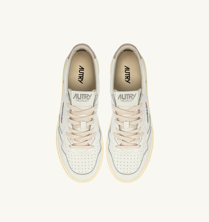 Man MEDALIST LOW SNEAKERS IN WHITE AND FEATHER GRAY LEATHER