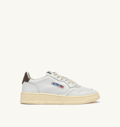 Man MEDALIST LOW SNEAKERS IN WHITE AND CHOCOLATE LEATHER