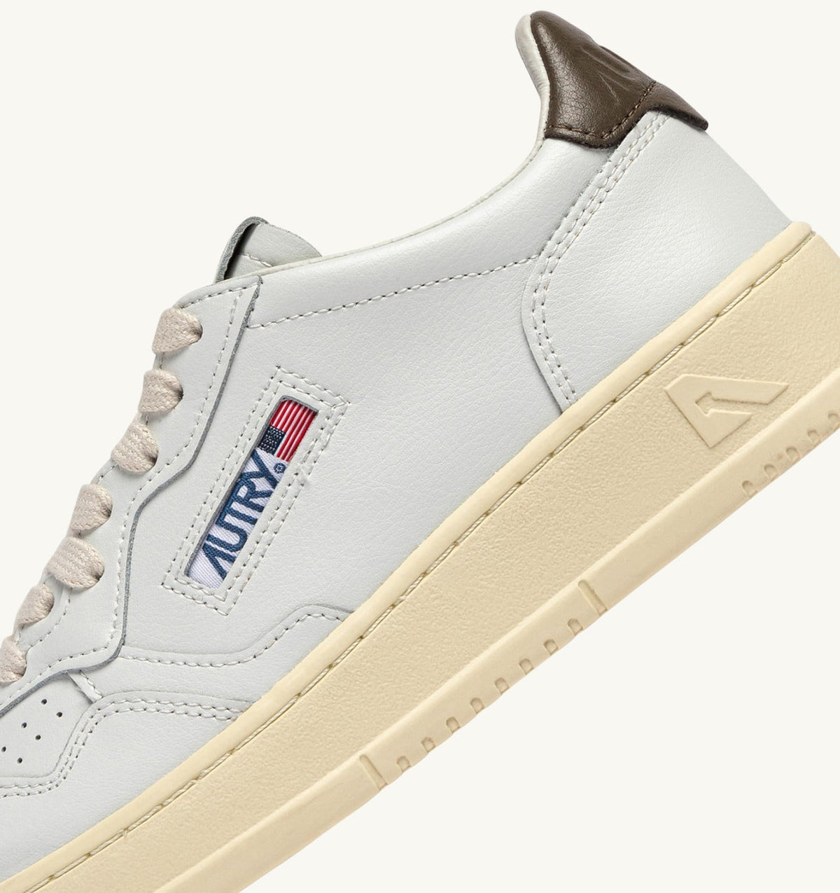 Man MEDALIST LOW SNEAKERS IN WHITE AND CHOCOLATE LEATHER