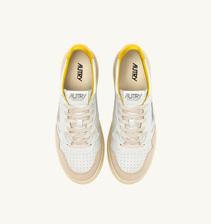 Man MEDALIST LOW SNEAKERS IN WHITE LEATHER AND SLICKER SUEDE WITH LETTERING