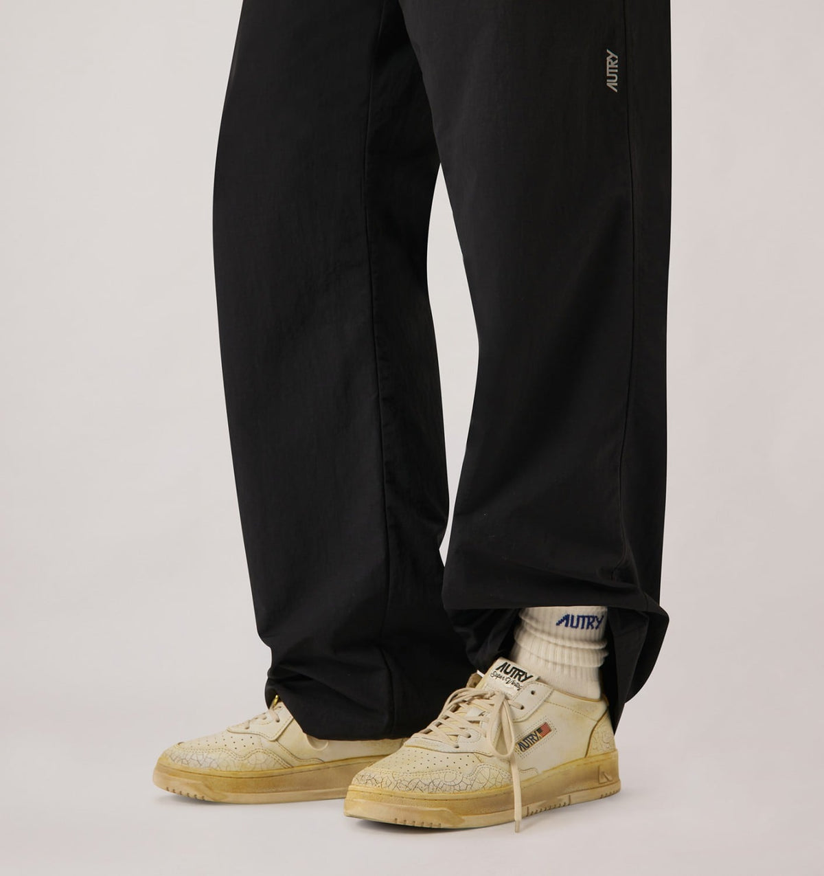 Man MEDALIST LOW SUPER VINTAGE SNEAKERS IN WHITE AND YELLOW LEATHER