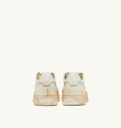 Man MEDALIST LOW SUPER VINTAGE SNEAKERS IN WHITE LEATHER