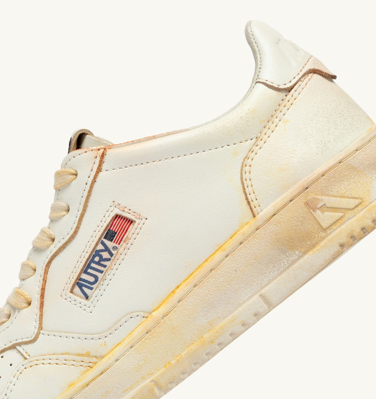 Man MEDALIST LOW SUPER VINTAGE SNEAKERS IN WHITE LEATHER