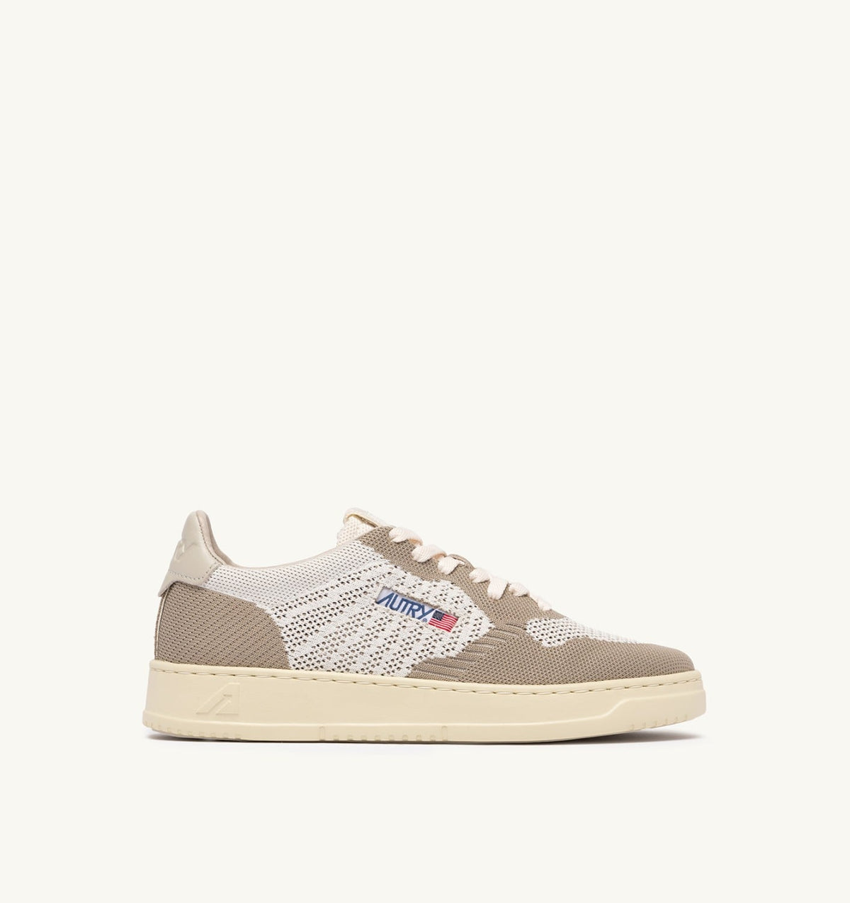 Man MEDALIST EASEKNIT LOW SNEAKERS IN IVORY WHITE AND PELICAN KNIT