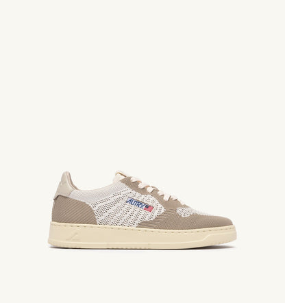 Man MEDALIST EASEKNIT LOW SNEAKERS IN IVORY WHITE AND PELICAN KNIT