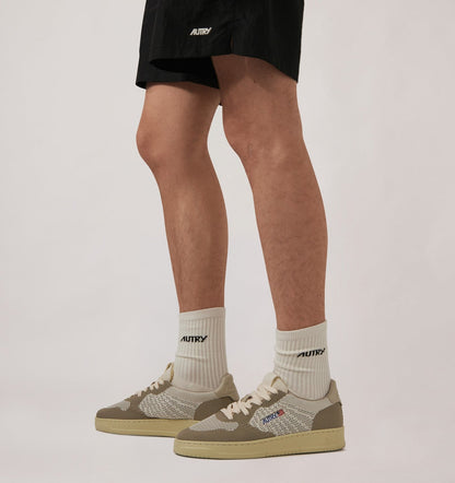 Man MEDALIST EASEKNIT LOW SNEAKERS IN IVORY WHITE AND PELICAN KNIT