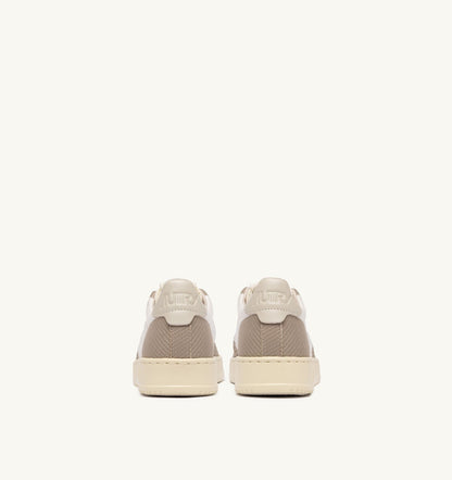 Man MEDALIST EASEKNIT LOW SNEAKERS IN IVORY WHITE AND PELICAN KNIT