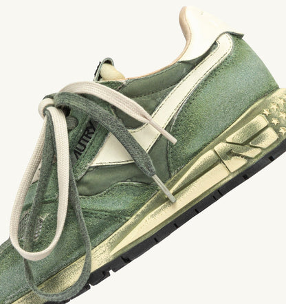 Man REELWIND SUPER VINTAGE SNEAKERS IN LEPRECHAUN AND WHITE SUEDE AND NYLON