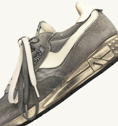 Man REELWIND SUPER VINTAGE SNEAKERS IN WHITE AND BLACK SUEDE AND NYLON
