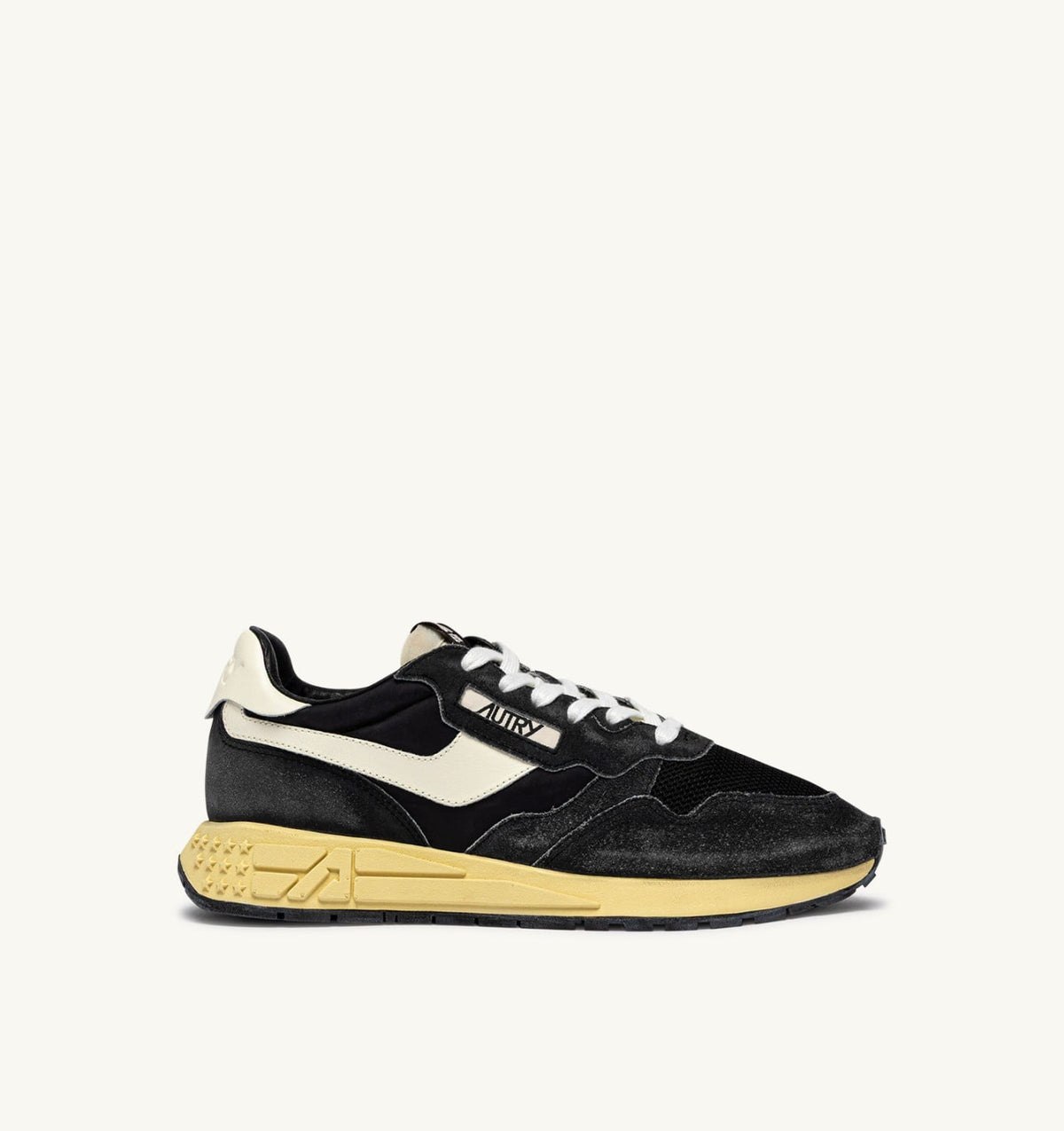 Man REELWIND LOW SNEAKERS IN BLACK SUGAR AND MARSHMALLOW NYLON AND SUEDE