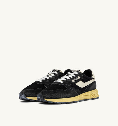 Man REELWIND LOW SNEAKERS IN BLACK SUGAR AND MARSHMALLOW NYLON AND SUEDE