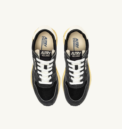 Man REELWIND LOW SNEAKERS IN BLACK SUGAR AND MARSHMALLOW NYLON AND SUEDE