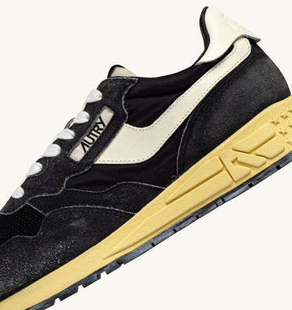 Man REELWIND LOW SNEAKERS IN BLACK SUGAR AND MARSHMALLOW NYLON AND SUEDE